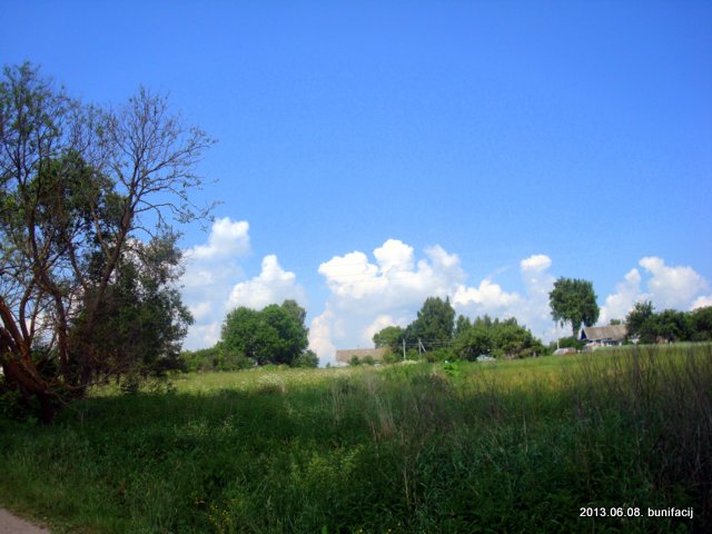 Вид на деревню от озера