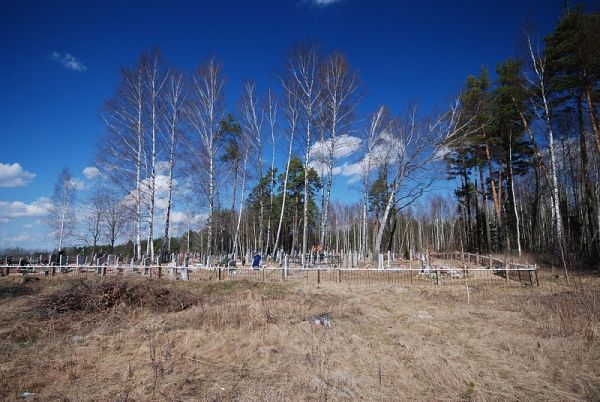 cmentarz przy wiosce