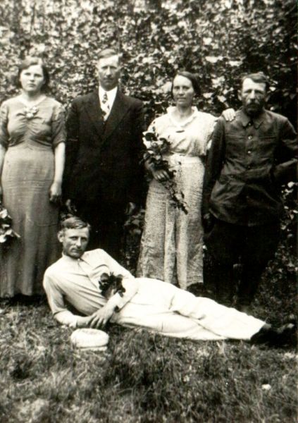 Bronisława i Stanisław Mozolewscy, Zofia i Bronisław Mostowscy, Józef Mostowski