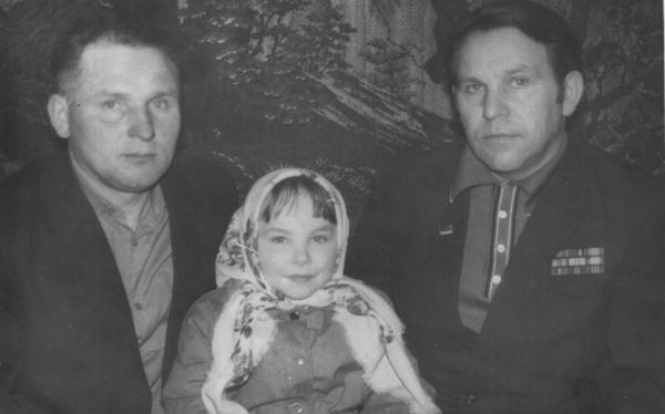 1.1.Сущик Владимир Демидович (20.12.1938 - 03.07.2002)<br>1.2.Дриневская (Витковская) Татьяна Фёдоровна 08.09.1971<br>1.3.Стрибук Валентин Захарович 03.04.1930