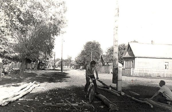 Хутор, <br>спарва дом семьи<br>1. Денисенко Абрама Яковлевича<br>2. Стрибук Степана Андреевича 
