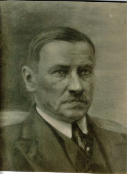 Władysław Ignacy Dowgiałło s. Xawerego Dowgiałły . Razem z żona pochowany na cmentarzu w ŁYNTUPACH.