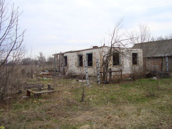 здесь был дом семьи<br>Макаренко Михаила Трофимовича