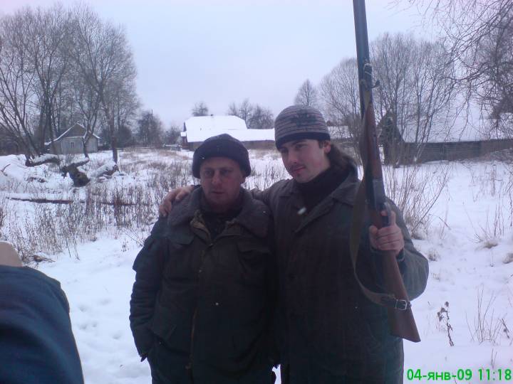 на фото я и дядька Дударев Валерий Алексеевич около кармановского озера