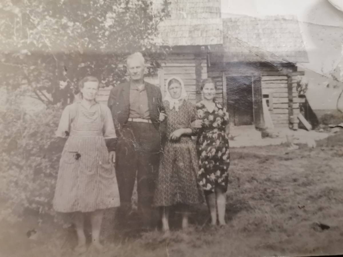 Konstanty Mięńciuk w odwiedzinach we wsi Koniuszewszcznie  Konstanty Mięńciuk w odwiedzinach we wsi Koniuszewszcznie