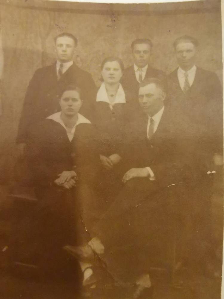 Mięńciuk Konstanty z rodzeństwem  Mięńciuk Konstanty z rodzeństwem