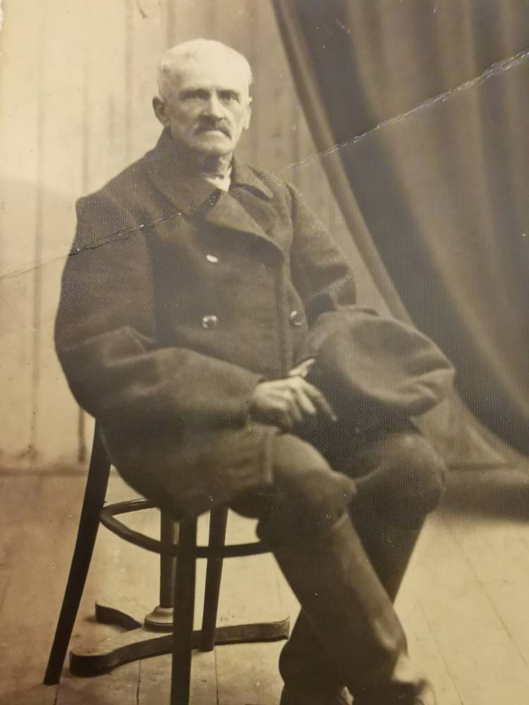 Pradziadek Mięńciuk został wysłany na Kazachstan z babcią Stanisława i córką Leonarda i tam zmarł  Pradziadek Mięńciuk został wysłany na Kazachstan z babcią Stanisława i córką Leonarda i tam zmarł