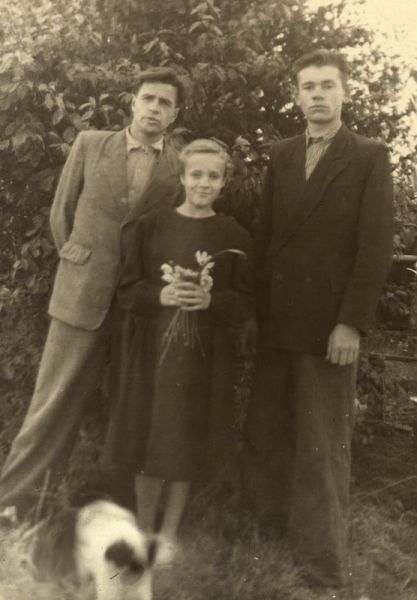 1956г. Сойчино. Мяделец Павел Иванович, Лабунович Вера Антоновна, Урбан Герман Мелентьевич.