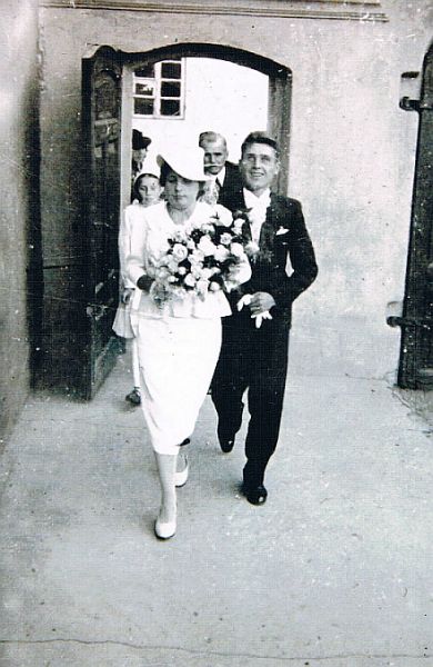 Ślub brata Taty w Wilnie  po II wojnie /      grzecznosciowo z  archiwum Krystyny  Wolskiej Trzciałkowskiej z Olsztyna/